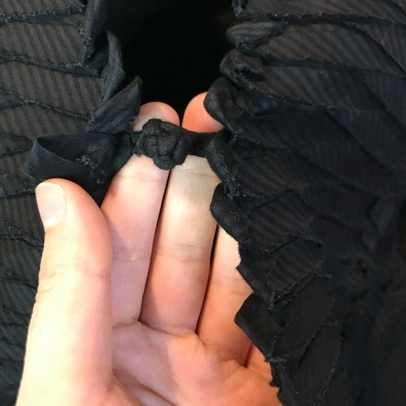 ❤️SALE❤️BCBG Max Azria Ruffle Cropped Jacket Top size XXS - Picture 8 of 11